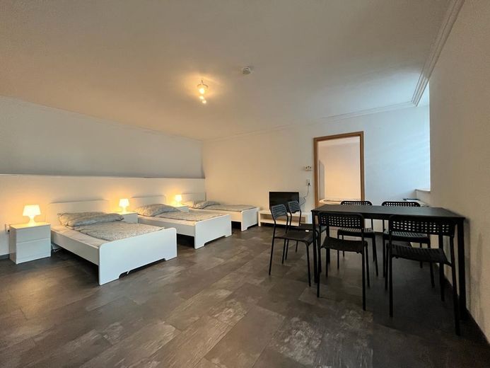 Schöne 2 Zimmer Wohnung mit Küche im Erdgeschoss – फोटो 8