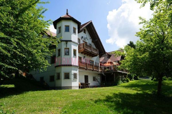 Einzigartiges Anwesen in Alleinlage – auf 6.500 m² Grundstück - nur 40 Minuten von München entfernt!