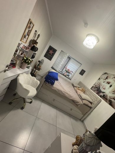 * Provisionsfrei* Vielseitig nutzbare 164 qm Wohnung auf zwei Etagen** – Zimmer 6
