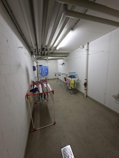 ¡Encantador apartamento pequeño en vivienda tutelada: sin comisión y listo para ocupar! – Trockenraum