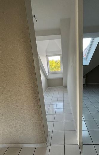 Ekskluzywne, jasne 2 1/2-pokojowe mieszkanie na poddaszu w centrum miasta Aschaffenburg z balkonem - blisko Menu – Abstellkammer