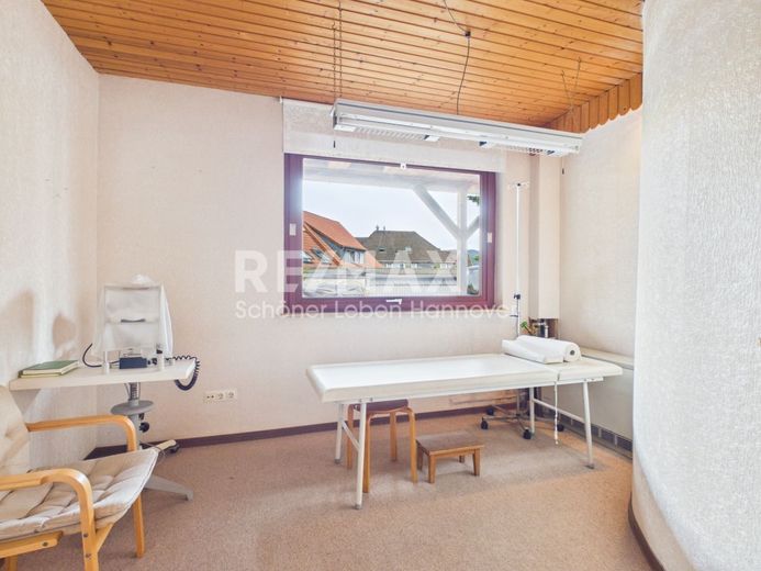 Ehemalige Praxis mit Terrasse- vielseitig nutzbar im Zentrum von Rodenberg – Behandlungsraum
