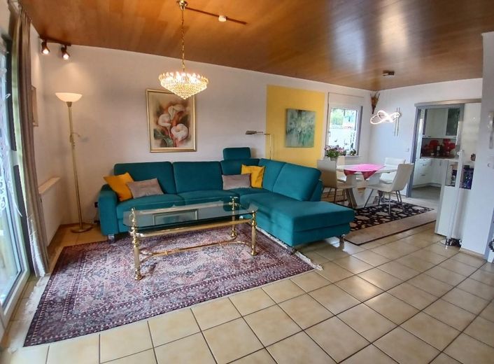 PROVISIONSFREI - Großer, charmanter  Bungalow mit Untergeschoß - keine Renovierungen, nur einziehen! – WoZi Blick zum Essplatz und KÜ