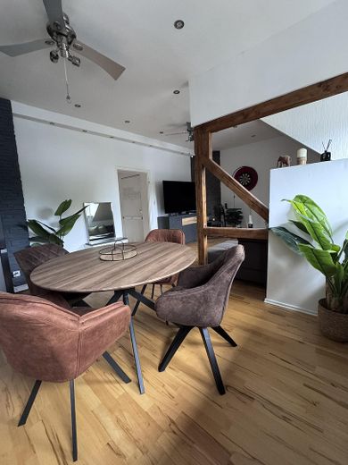 Appartamento DG di 3 locali a Gladbeck con EBK – Wohnzimmer / Esszimmer