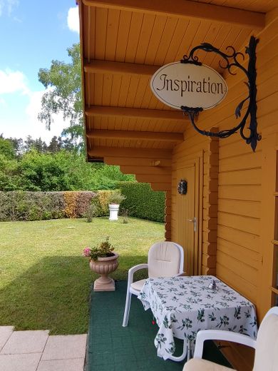 Barrierefreier Bungalow in gepflegter Gartenanlage – Gartenhaus und Terrasse