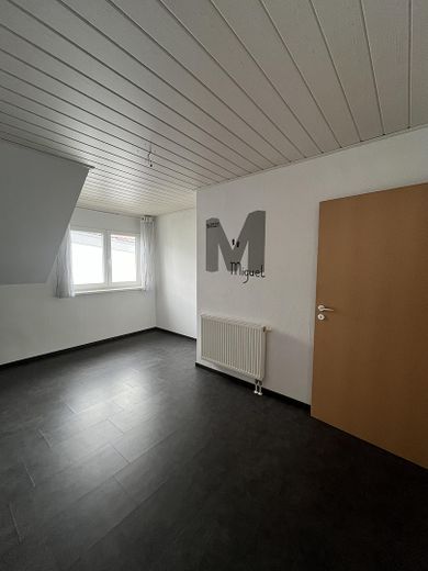À vendre : maison jumelée de 5,5 pièces, sans commission et prête à emménager – Schlaffzimmer 2