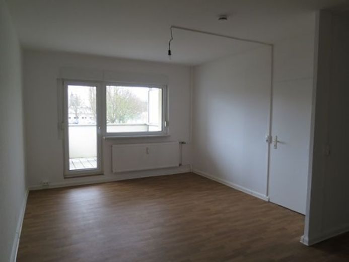 Stylish four-room apartment with balcony – relaxed living, casual lifestyle – Photo 1