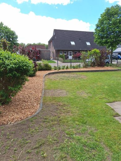Exklusives Reihenendhaus – Erstbezug nach aufwendiger Sanierung mit PV-Anlage & sonnigem Garten – Garten
