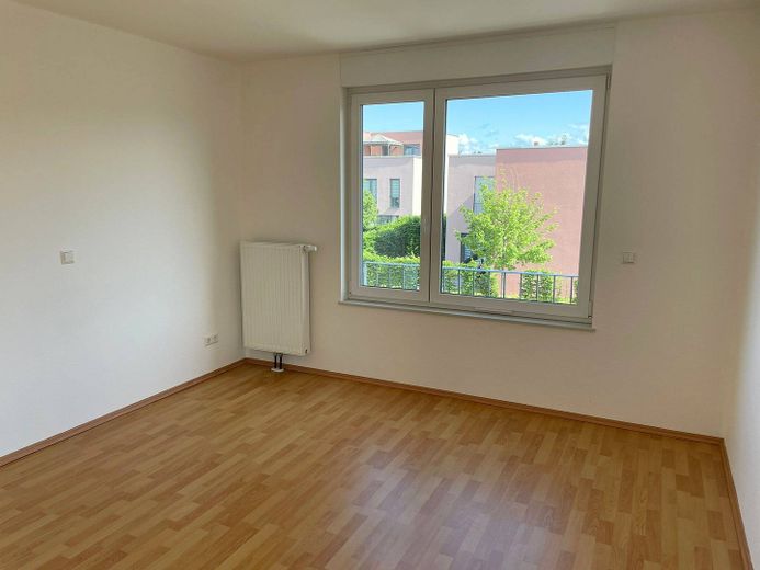 Appartement élégant de 3 pièces avec cuisine équipée et balcon – Musteransicht: Schlafzimmer