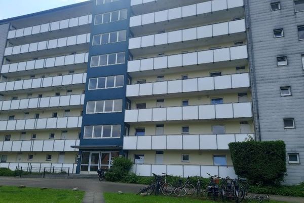 ? Lauenburg'da ankastre mutfak & otopark yeri ile kiracılı 2 odalı daire ?