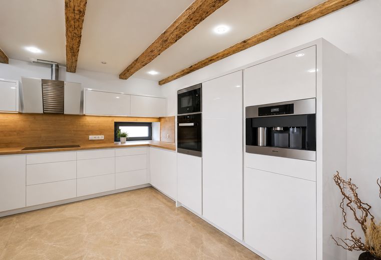 Casa nella casa con piscina, terrazza sul tetto e ascensore privato - Traunstein – Hochwertige Einbauküche