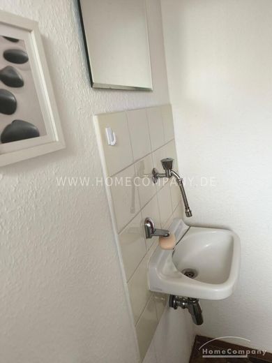 Rosbach-Rodheim AG8072766 – Eşyalı, tam donanımlı sıra evin köşe dairesi – a07888bd26f6b2893ce1de939da9dc3a620db1d8.jpg