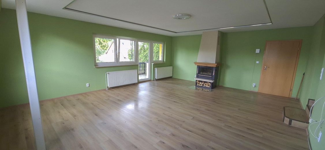 Wohnzimmer OG-Wohnung