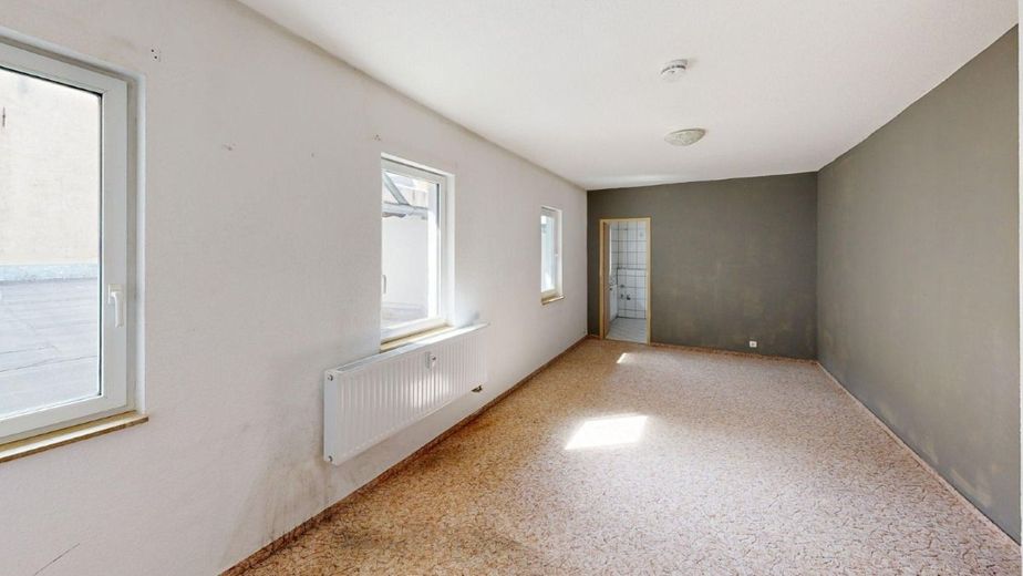 Haus mit Gewerbe + Wohnung in Köthen Innenstadt 1A-Lage - Ideal für Selbstständige oder Investoren – Wohnraum im OG