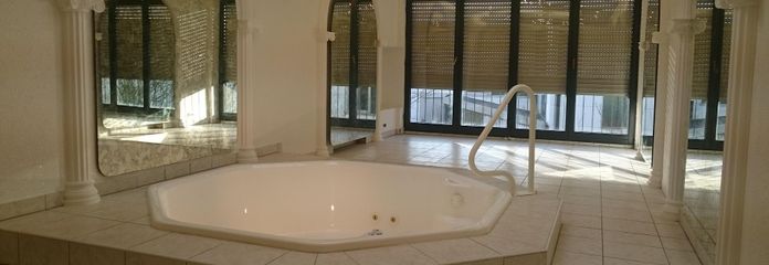Ático con bienestar en 320 m² – Jacuzzi
