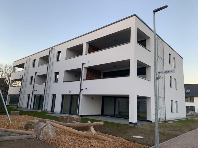 Modernes neues Wohnhaus