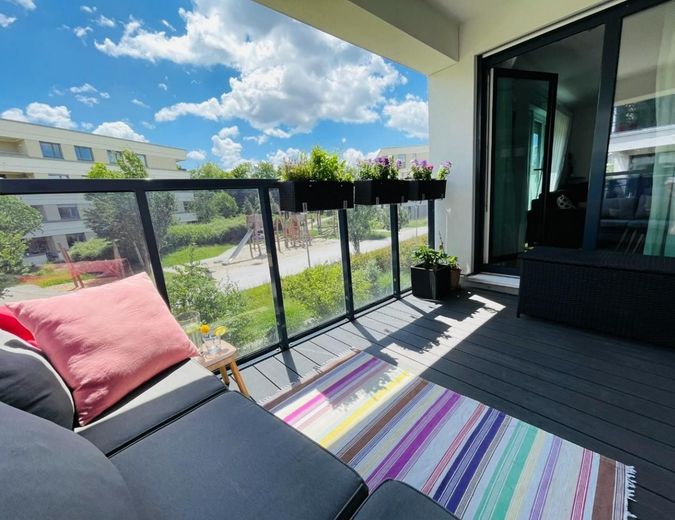 München-Aubing: Neuwertige familienfreundliche 4-Zimmer-Wohnung mit Blick ins Grüne / S-Bahn-Nähe – Loggia Südost-Ausrichtung