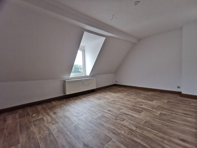 شقة جميلة من غرفتين في الطابق العلوي – Wohnzimmer