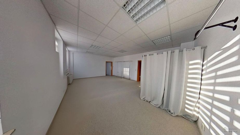Großzügige Büroeinheit im 1. Obergeschoss in gepflegtem Geschäftshaus – 3. Büroraum