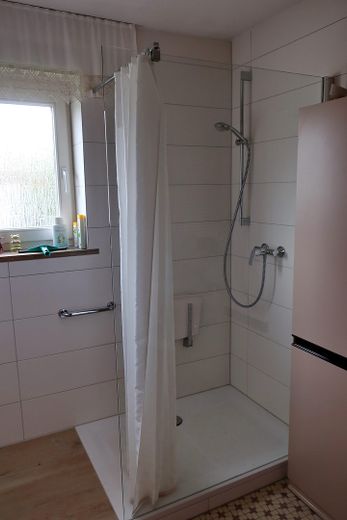 Neufahrn - Mintraching'de emlakçısız ikiz ev – Behindertengerechte Dusche