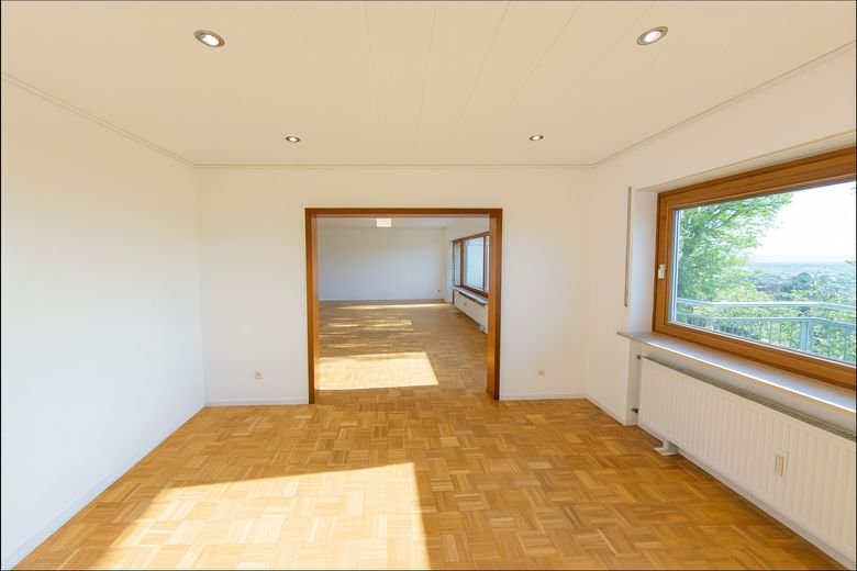 Wohnen wie im eigenen Haus: 6,5-Zi.-Maisonette, 195 m² mit Weitblick, ruhige Waldrandlage in Leimen – Esszimmer