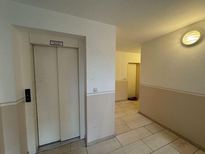 Maisonette 2,5 Raum in Stadtfeld Ost mit Balkon – Flur
