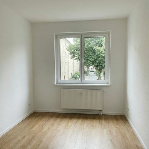 2-Zimmer-Wohnung mit Einbauküche in Berlin-Lichtenberg – Schlafzimmer