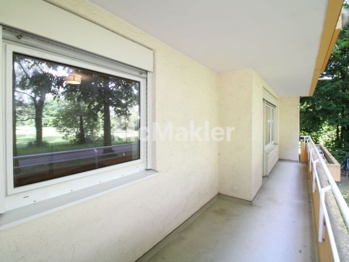 Freie & gepflegte 2-Zimmer-Wohnung im Hochparterre mit Balkon! Erbbaurecht bis 2067! – Foto 1