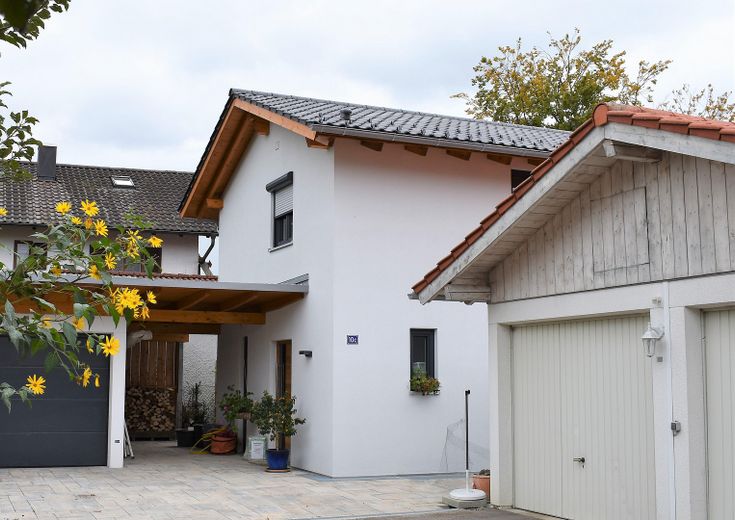 Ansicht Nord mit Garage