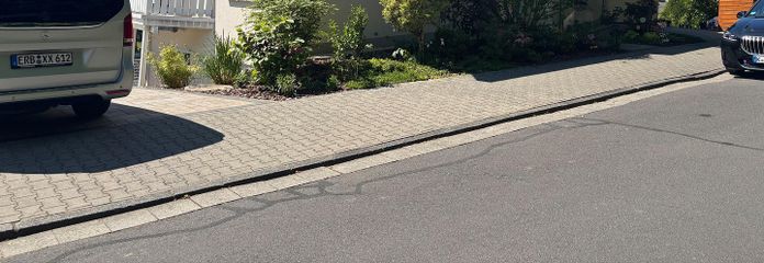 Hausansicht v. Straße