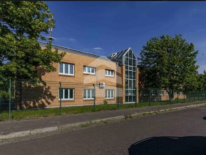 Окрема офісна будівля площею 1544 м², яку можна поділити, починаючи від 542 м², як штаб-квартира компанії в північній частині Лейпцига – Фотографія 1