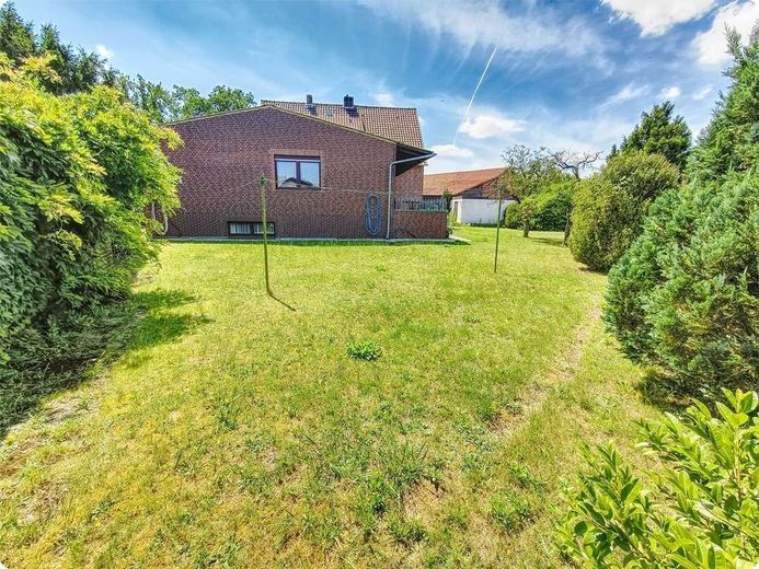Uetze - Eltze - 2-Familienhaus mit Friseursalon - selber Wohnen plus Mieteinnahmen – Garten