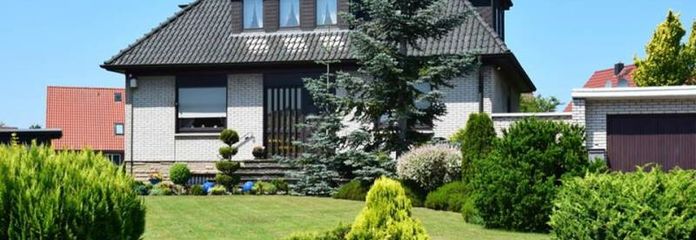 793201-kurz_einfamilienhaus_vorderansicht_1_musterfoto.jpg