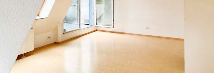 شقة دوبلكس رائعة في الطابق العلوي مع شرفتين