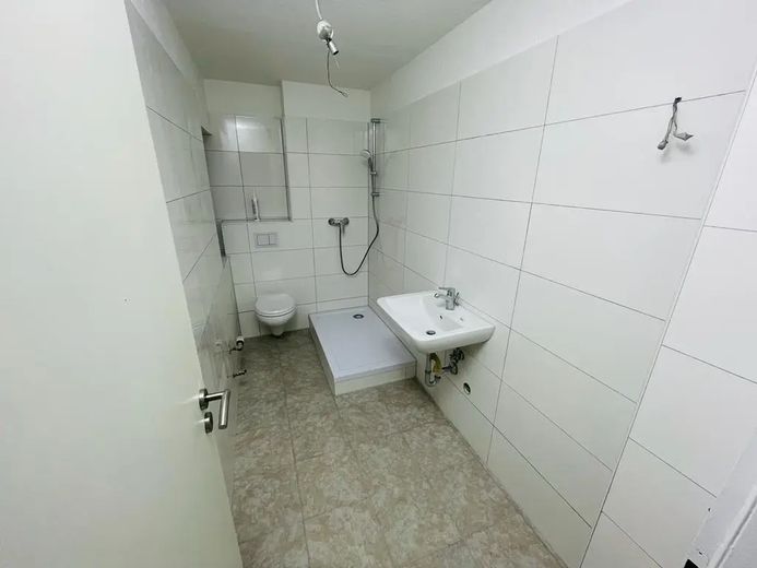 Helle 2,5 Zimmer Wohnung in Bestlage von Wattenscheid - direkt am Aldi &amp; Netto – Bad mit Fenster