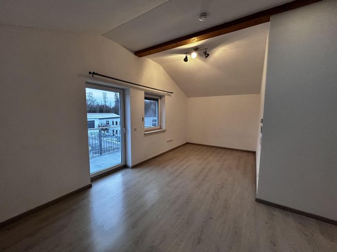 Gewerbe 2.OG mit Balkon