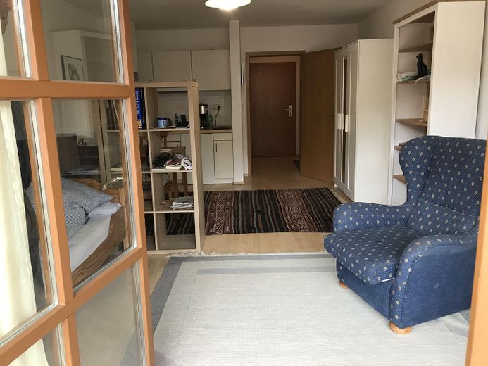 Zimmer vom Balkon aus