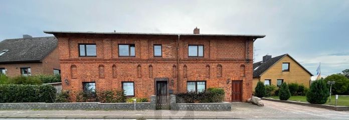 5 UNITÀ ABITATIVE + NUOVA COSTRUZIONE DI UNA CASA UNIFAMILIARE AUTORIZZATA