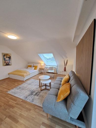 Renditestarke Kapitalanlage – modernisierte und vollmöblierte 3-Zimmer-Wohnung – WG Zimmer groß