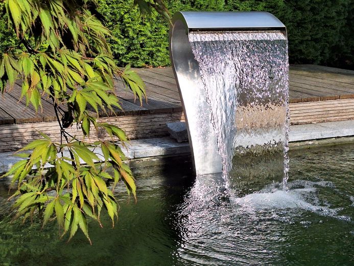 Privatsphäre im Grünen  –  ohne Maklergebühren – Wasserfall