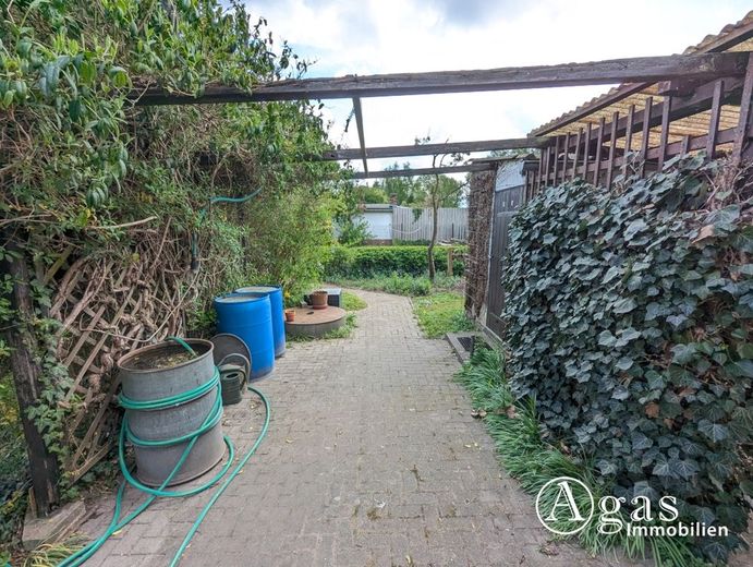Großes Gartengrundstück mit Laube am Ortsrand von Zehdenick (Eigentum - keine Pacht, kein Verein) – Garten