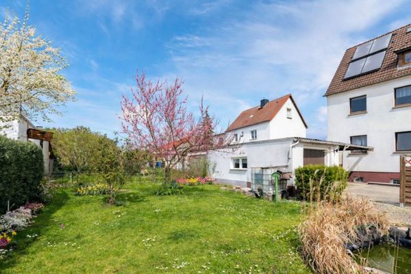 Großzügiges Ein-/Zweifamilienhaus mit Büro, Garage & Carport !