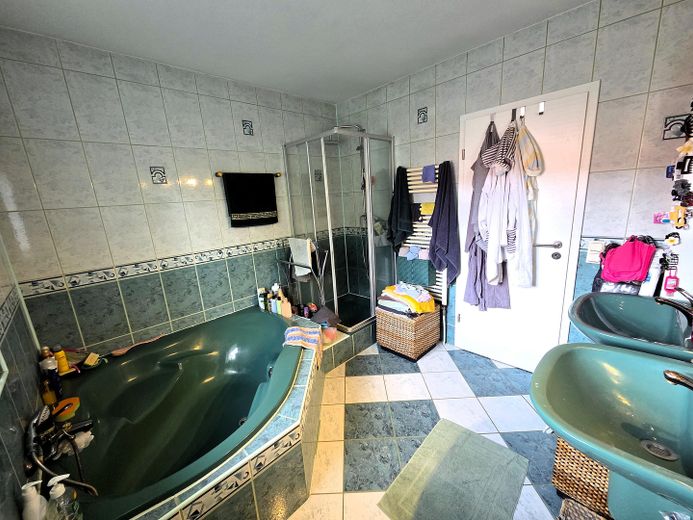 Massive Doppelhaushälfte in Hamburg-Fischbek – Badezimmer 1.Obergeschoss