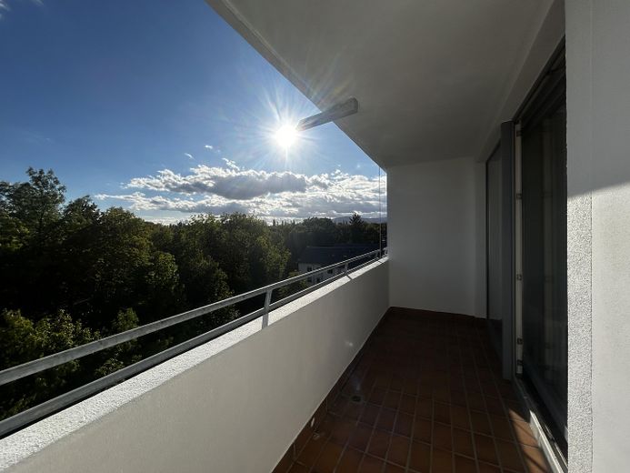 Neu Renoviert: 1-Zimmer-Wohnung mit Loggia in Bad Homburg vor der Höhe – Foto 5