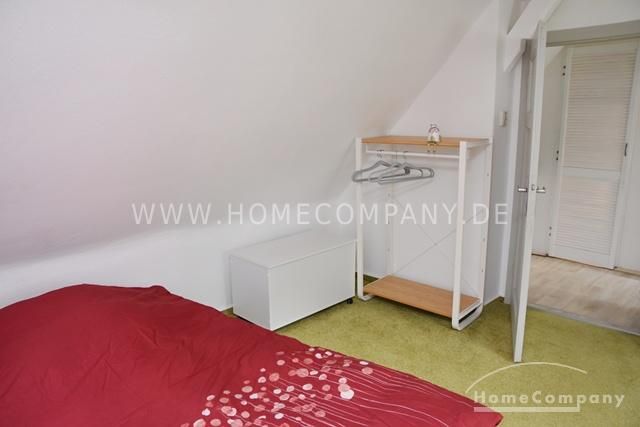 Garbsen, Modern möblierte Dachgeschosswohnung in Gartenhaus, nur 13 min bis Conti und VWN – ac8bc51467453592673f12775a068046b94c6e97.jpg