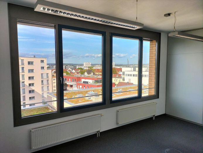 Emplacement idéal pour votre entreprise : local commercial au cœur de Böblingen – Photo 6