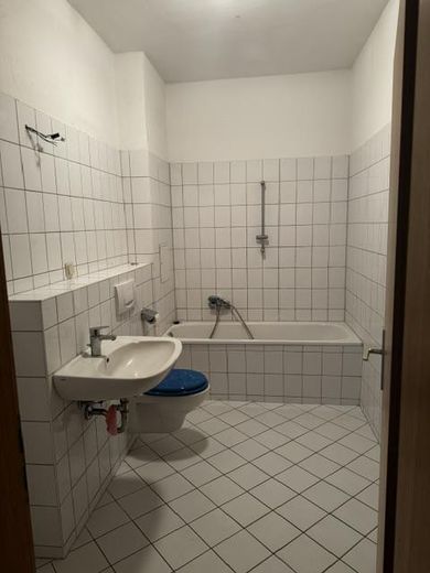 ! Dessau Nord - grazioso appartamento di 2 locali con balcone ! DISPONIBILE DA SUBITO ! G16 – Bad