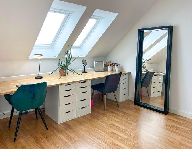Disponibile subito e senza commissioni: curato appartamento di 3 locali con balcone esposto a sud-ovest e posto auto interrato – Büro/Kinderzimmer 