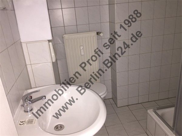 Wohnung mieten - -- Dachgeschoß Duschbad - ruhig schlafen zum Innenhof – 2-27.02.2016 083