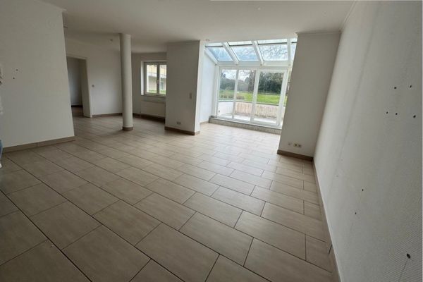 2-kamerappartement met wintertuin, terras & nieuwe inbouwkeuken (eerste bewoning na gedeeltelijke renovatie)